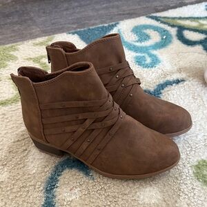 SO Brown Ankle Boots